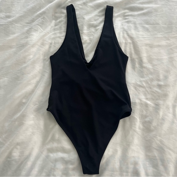 Zara Deep V Neck Bodysuit - Picture 3 of 7